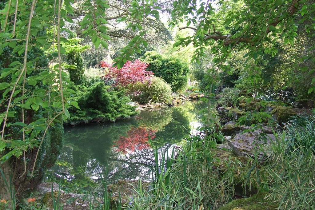 UNITED KINGDOM: A hidden pool in the Secret Garden at Blenheim Palace (Photo Credit: Central Intelligence Agency (CIA) - The World Factbook)