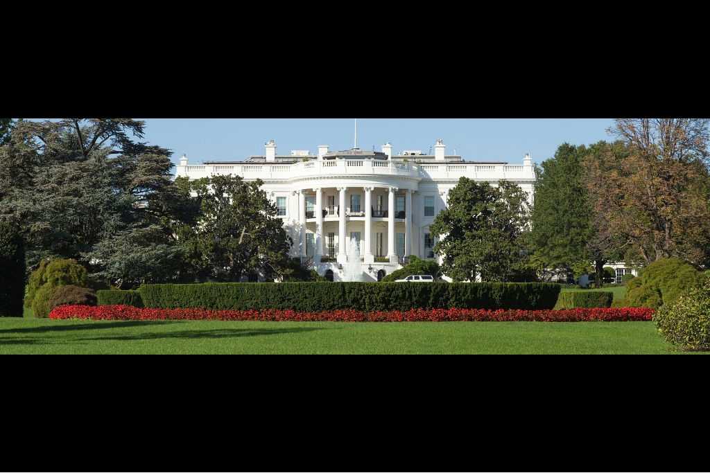 19 of 26 (USA on the Move) - White House backyard